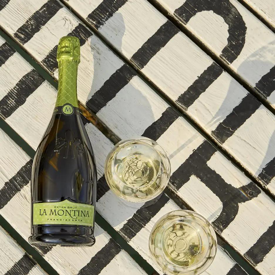 servizio fotografico per i social per La Montina Franciacorta, la bottiglia